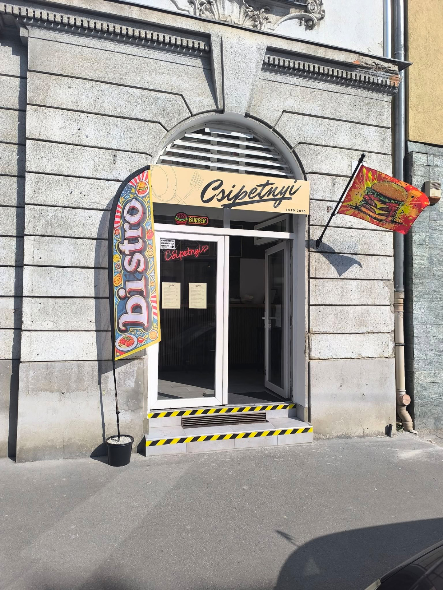 A Csipetnyi bejárata a Csángó utcában